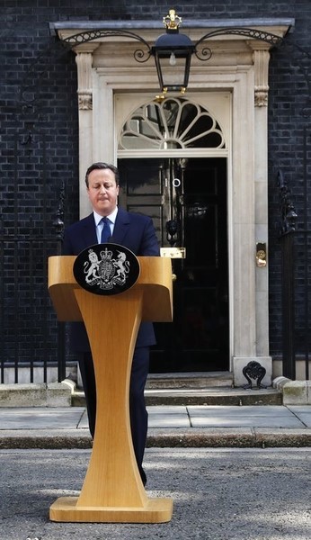 © Reuters. Cameron dice que dimitirá en octubre tras referéndum a favor del Brexit