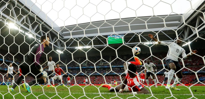 © Reuters. Switzerland v France - EURO 2016 - Group A