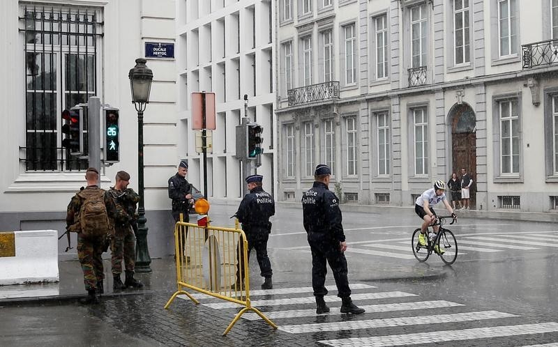© Reuters. بلجيكا تعتقل شخصين بتهمة المشاركة في أنشطة "إرهابية"