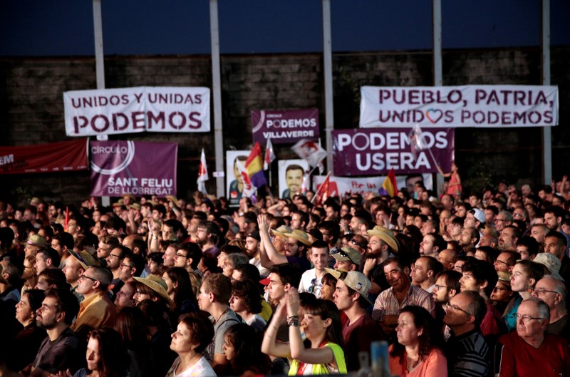 © Reuters. توقع أن يصبح اليسار المتطرف قوة سياسية في الانتخابات البرلمانية بإسبانيا