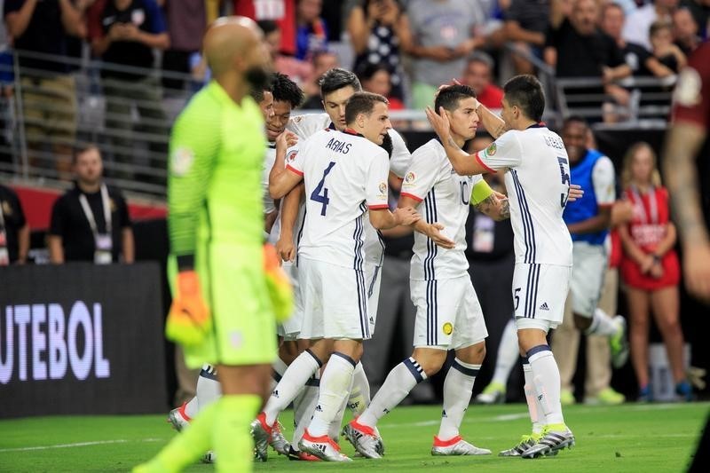 © Reuters. Colombia sube al podio de la Copa Centenario tras derrotar a EEUU