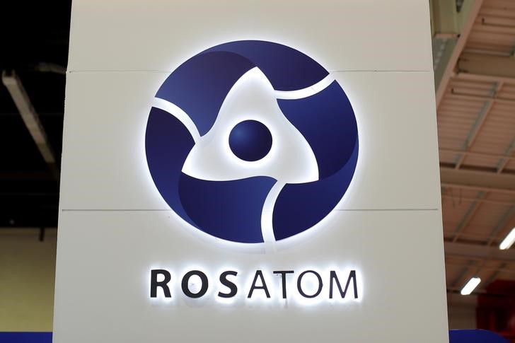 © Reuters. The logo of Russian state nuclear monopoly Rosatom is pictured at the World Nuclear Exhibition 2014, the trade fair event for the global nuclear energy sector, in Le Bourget, near Paris