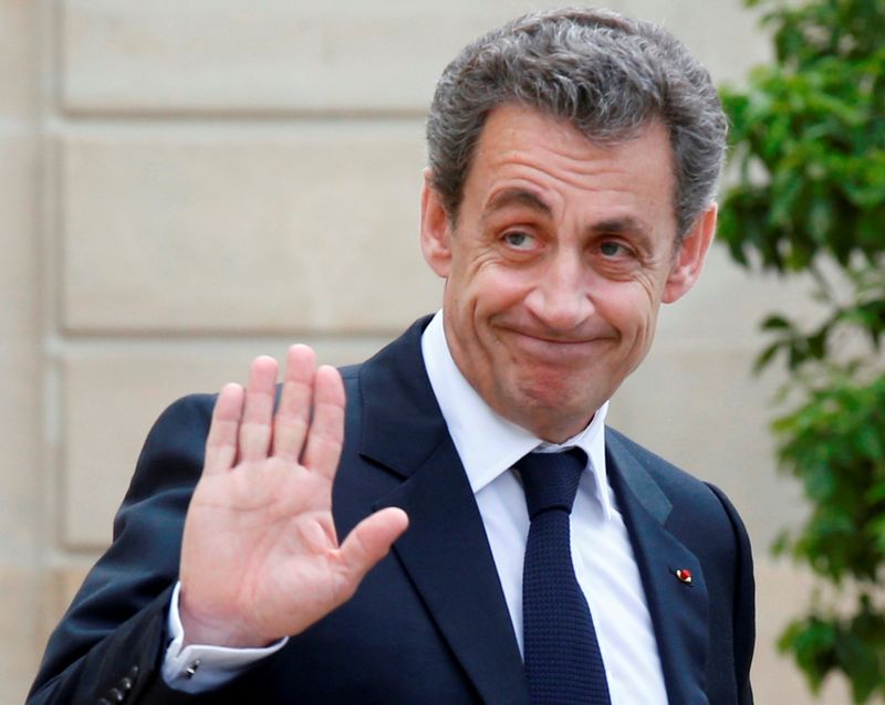 © Reuters. NICOLAS SARKOZY N'EST PAS CONTRE UN RÉFÉRENDUM SUR L'EUROPE