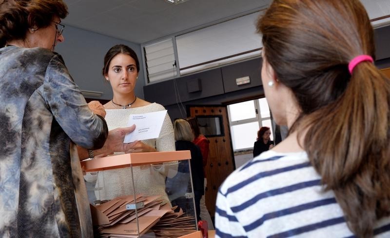 © Reuters. تراجع حاد في الإقبال على الانتخابات بإسبانيا عن تصويت 2015