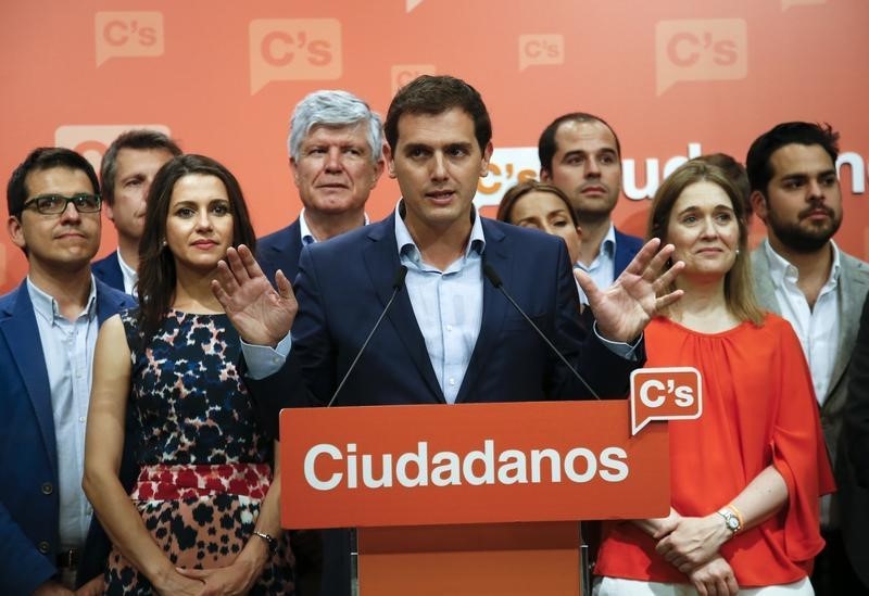 © Reuters. حزب سويدادانوس الإسباني يقول إنه مستعد لإجراء محادثات مع حزب الشعب لتشكيل حكومة