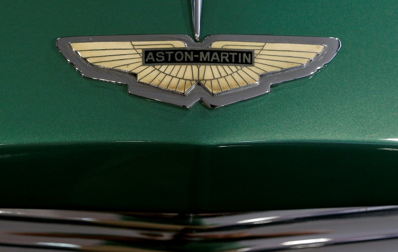 © Reuters. The logo of British manufacturer Aston Martin is seen in Zurich