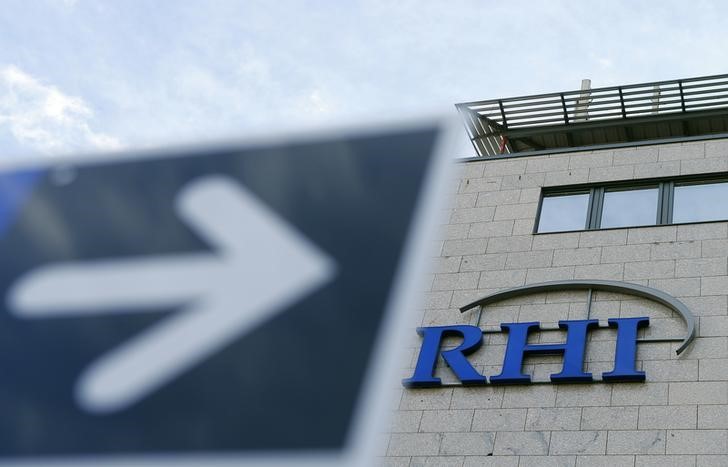 © Reuters. The logo of Austrian specialised fireproof materials maker RHI is pictured at an office park building where its headquarters is located in Vienna