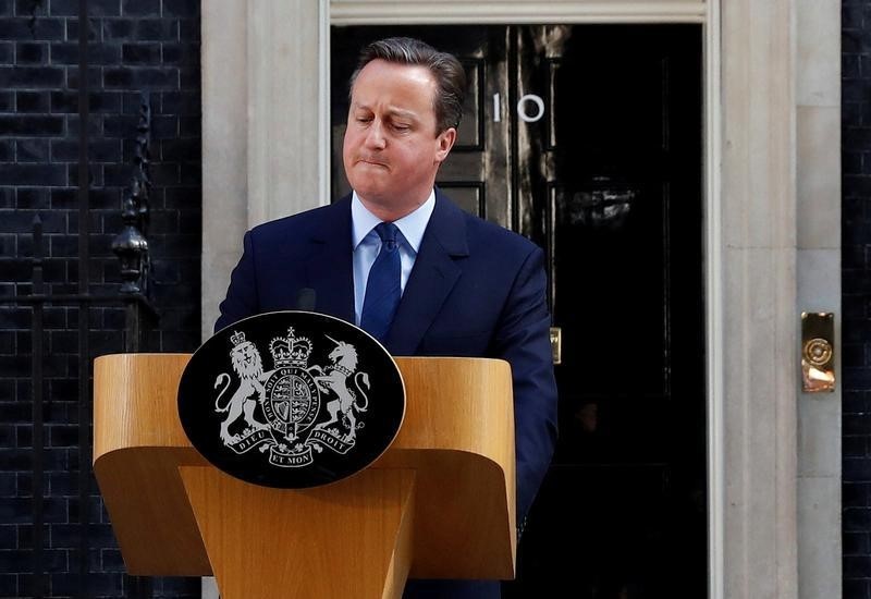 © Reuters. Premiê britânico, David Cameron, durante entrevista coletiva em Londres