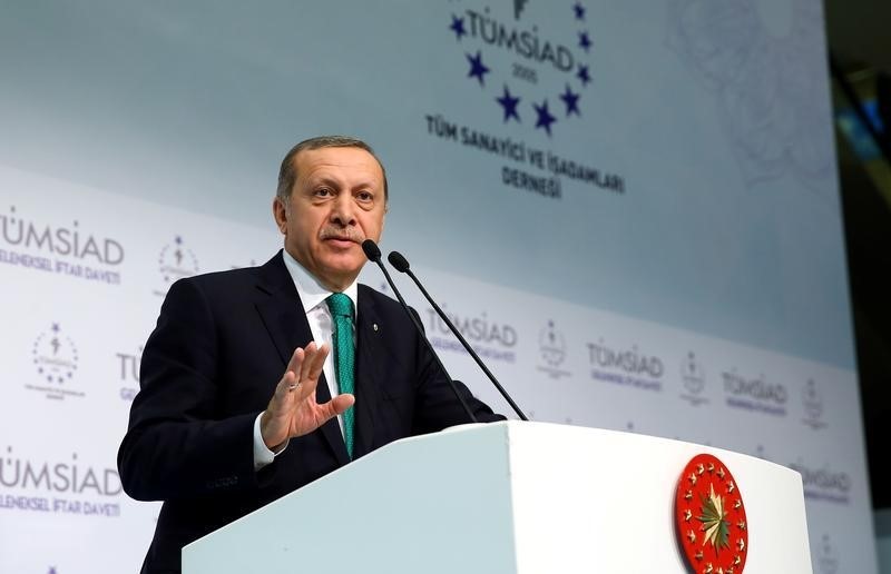 © Reuters. متحدث: إردوغان أبدى أسفه لإسقاط الطائرة الروسية