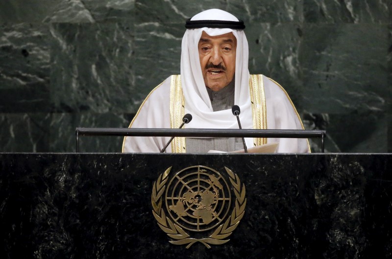 © Reuters. Kuwait's Emir Sheikh Al-Sabah addresses a plenary meeting of the United Nations Sustainable Development Summit 2015 at the United Nations headquarters in Manhattan, New York