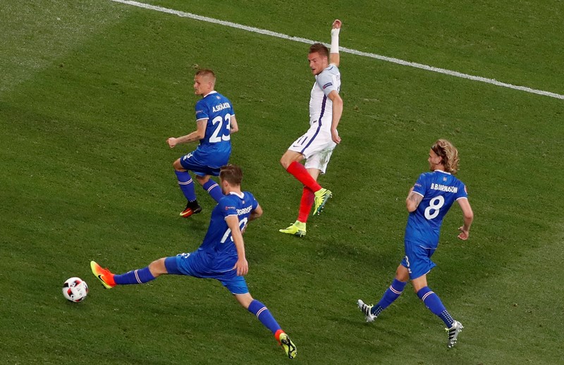 © Reuters. Derrota de Inglaterra ante Islandia desata feroces críticas y bromas