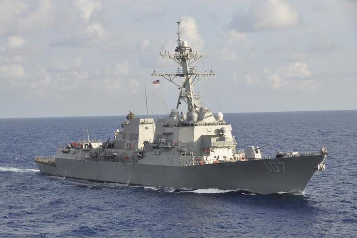 © Reuters. مسؤول أمريكي: سفينة حربية روسية نفذت عملية "غير آمنة" قرب سفن أمريكية