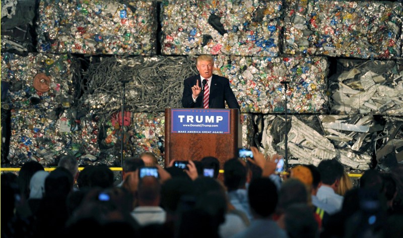© Reuters. Republican U.S. presidential candidate Trump delivers speech in Monessen, Pennsylvania