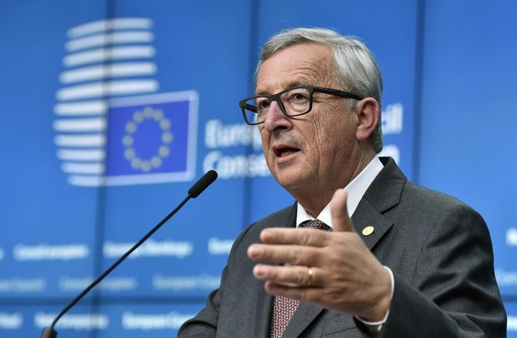 © Reuters. EU Commission President Juncker addresses a press conference after the EU Summit in Brussels