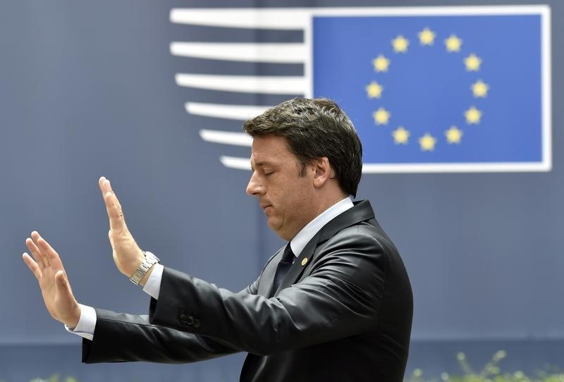 © Reuters. Renzi dice que España y Portugal se arriesgan a ser multadas por el déficit
