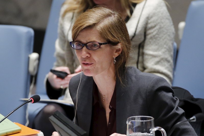 © Reuters. U.S. Ambassador to the United Nations and current Security Council President Power speaks to members of the Security Council at the United Nations Headquarters in New York