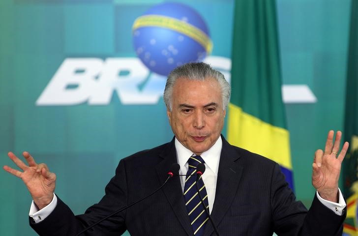 © Reuters. Presidente interino Michel Temer durante cerimônia de anúncio do reajuste do Bolsa Família no Palácio do Planalto