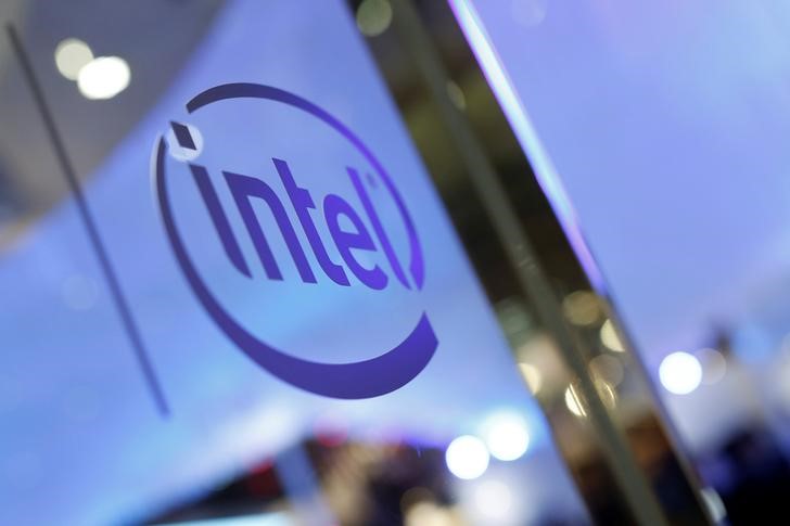 © Reuters. The logo of Intel is seen during the annual Computex computer exhibition in Taipei