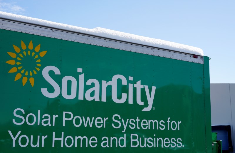 © Reuters. Sign is seen at the SolarCity building in Denver