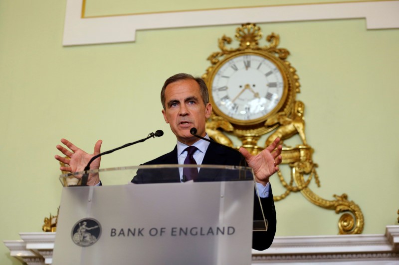 © Reuters. The governor of the Bank of England Mark Carney gives a press conference at the Bank of England in the City of London