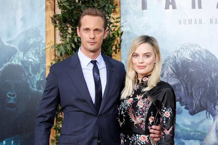 © Reuters. Alexander Skarsgard e Margot Robbie posam em lançamento de Tarzan em Hollywood