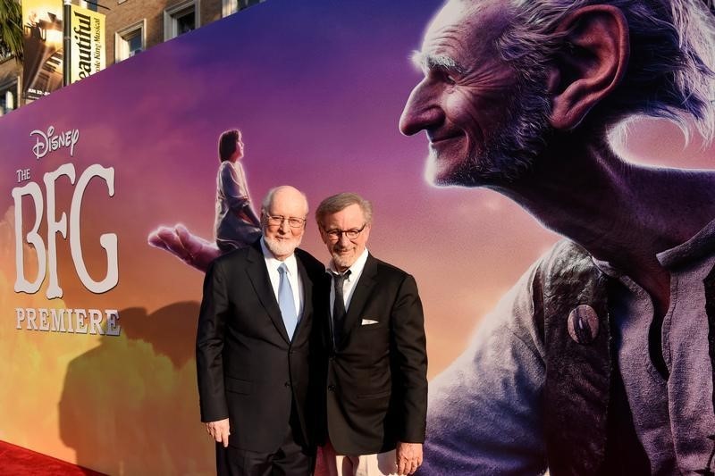 © Reuters. Spielberg acepta el gran desafío de dar vida a 'Mi amigo el gigante'