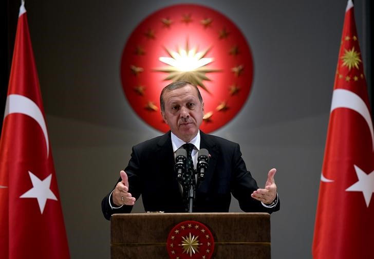 © Reuters. البرلمان التركي يصدر قانونا يعيد هيكلة القضاء ويعزز سلطة إردوغان