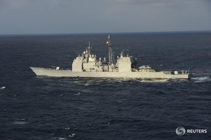 © Reuters. مسؤول أمريكي: سفينة حربية روسية قامت بمناورة "تفتقر للحرفية"