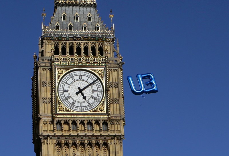 © Reuters. A balloon floats towards the Big Ben clock tower in Parliament Square during a 'March for Europe' demonstration against Britain's decision to leave the European Union, in central London