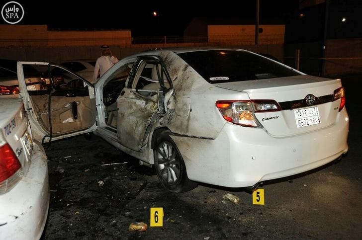 © Reuters. مقتل 4 ضباط أمن على الأقل في تفجيرات انتحارية في ثلاث مدن سعودية
