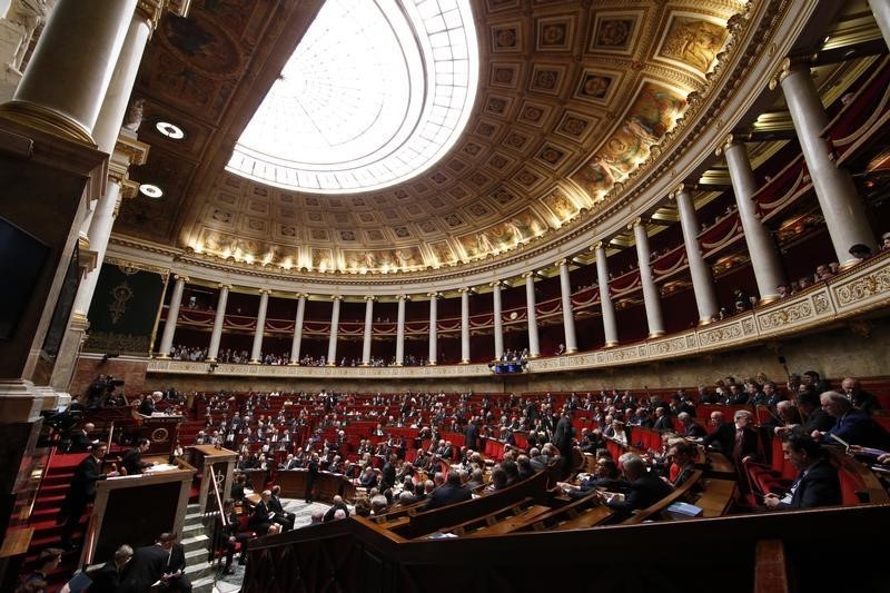 © Reuters. VALLS S'APPRÊTE À PASSER EN FORCE SUR LA LOI TRAVAIL