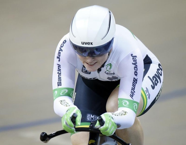 © Reuters. متسابقة الدراجات ميرس ستحمل عمل استراليا في حفل افتتاح اولمبياد ريو
