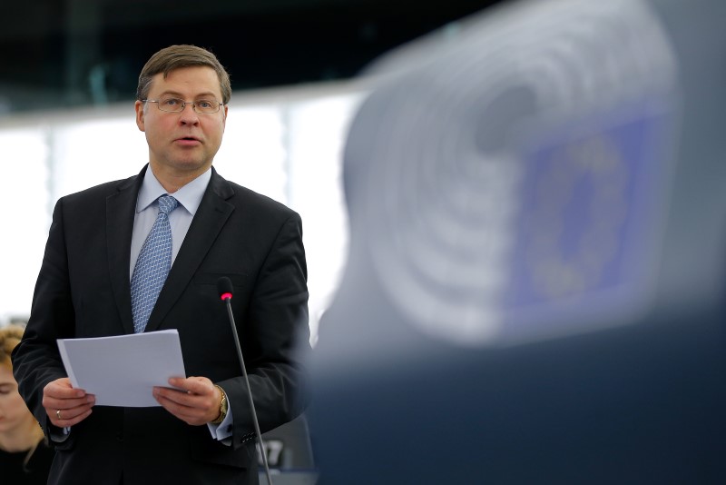 © Reuters. European Commission Vice-President Dombrovskis addresses the European Parliament in Strasbourg