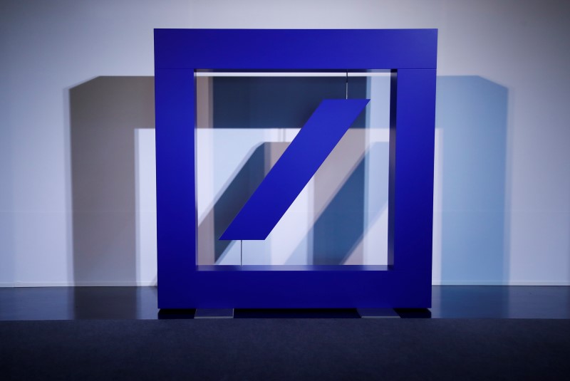 © Reuters. The emblem of Deutsche Bank is pictured during the bank's annual general meeting in Frankfurt