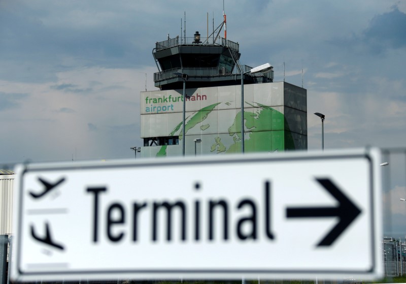 © Reuters. The control tower of Frankfurt Hahn airport is pictured