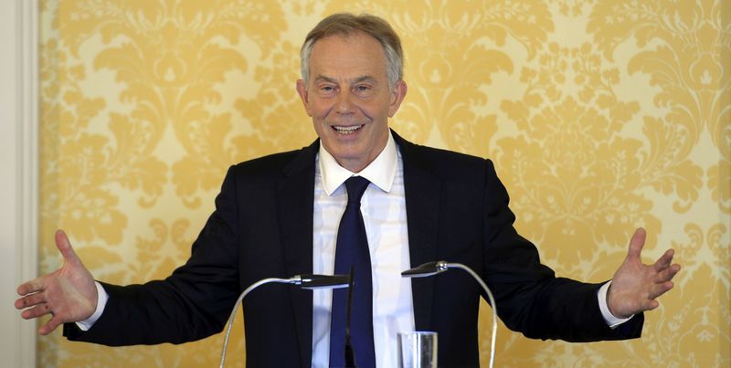 © Reuters. UN RAPPORT FUSTIGE L'ATTITUDE DE TONY BLAIR SUR LA GUERRE EN IRAK