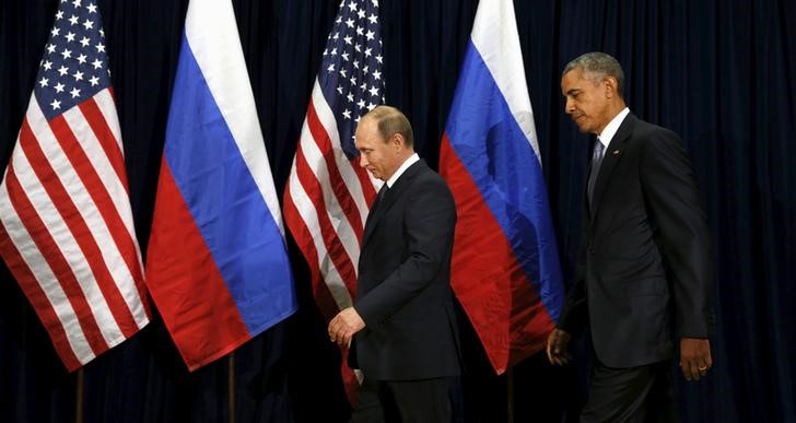 © Reuters. Президенты России и США Владимир Путин и Барак Обама перед встречей в рамках Ассамблеи ООН в Нью-Йорке