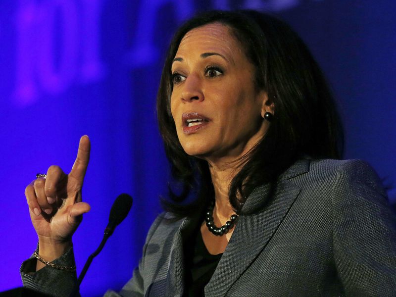 © Reuters. California Attorney General Harris speaks at the Center for American Progress' 2014 Policy Conference  in Washington