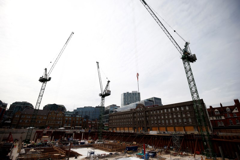 © Reuters. A general view shows a construction site in London