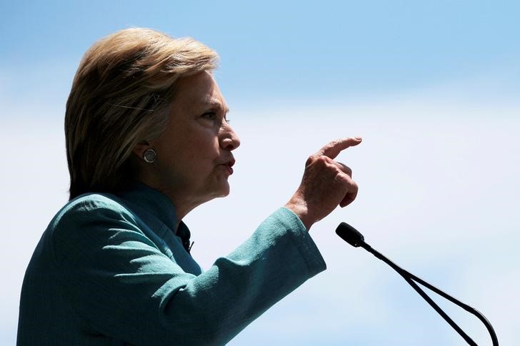 © Reuters. A candidata democráta à Presidência dos Estados Unidos, Hillary Clinton, discursa durante campanha em Atlantic City, Nova Jersey