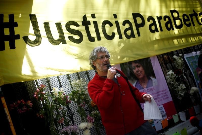 © Reuters. Asesinan en Honduras a activista de la organización de la fallecida Berta Cáceres