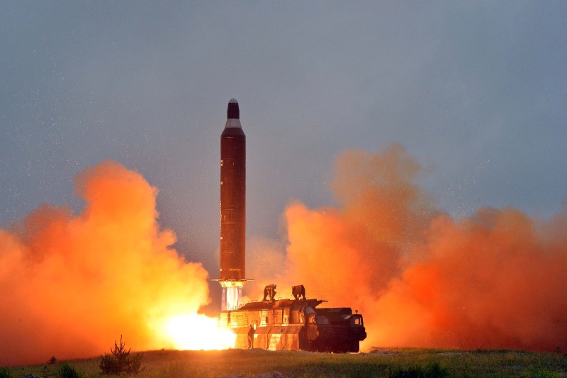© Reuters. A test launch of ground-to-ground medium long-range ballistic rocket Hwasong-10