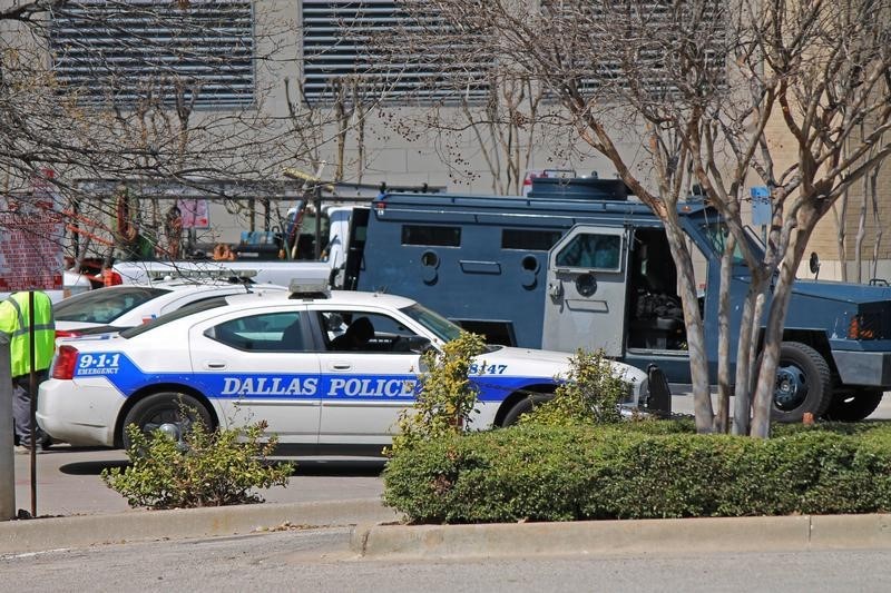 © Reuters. Carros da polícia vistos em Dallas