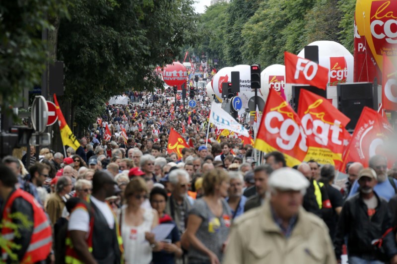 © Reuters. LES OPPOSANTS À LA LOI TRAVAIL APPELLENT À L'ACTION LE 15/9