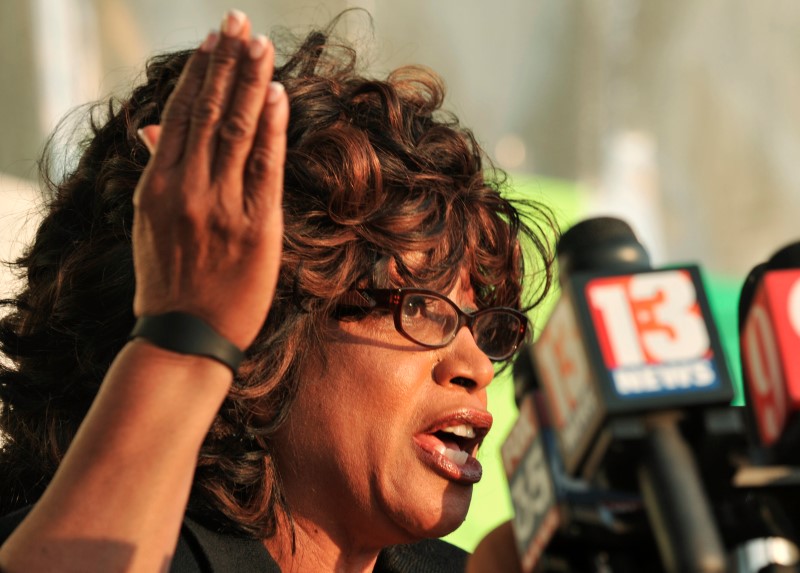 © Reuters. Florida congresswoman Corrine Brown speaks during a public rally to honor the memory of Trayvon Martin in Sanford, Florida