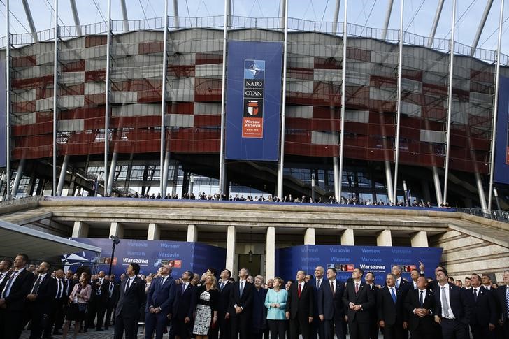 © Reuters. Participantes de cúpula da Otan em Varsóvia