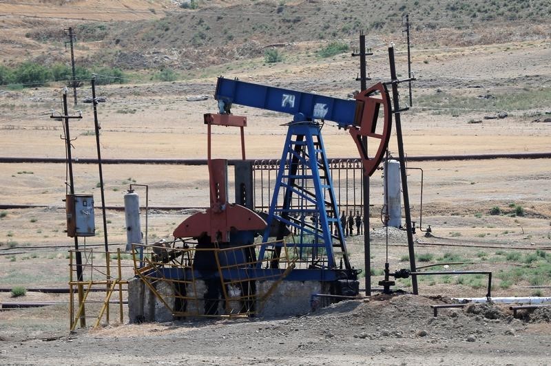 © Reuters. Oil pump is pictured outside Siazan