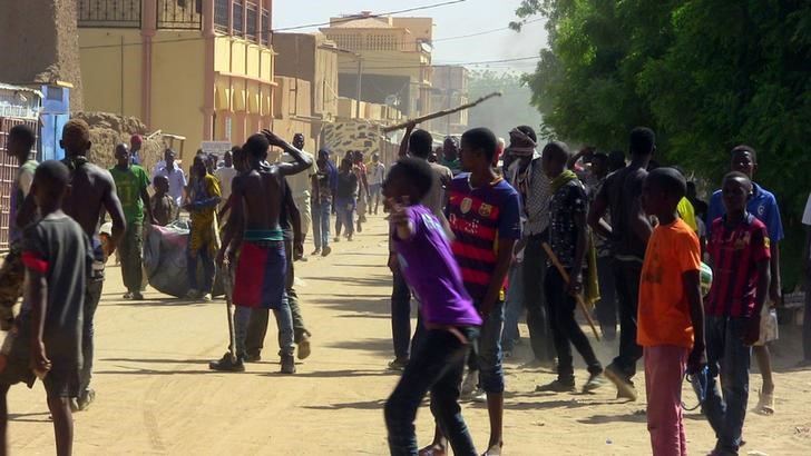 © Reuters. قوات مالي تطلق النار على محتجين في جاو وتقتل ثلاثة