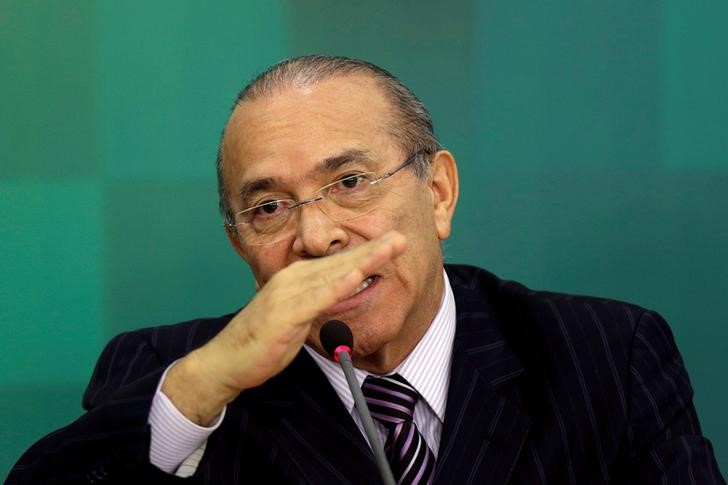 © Reuters. Padilha concede entrevista no Palácio do Planalto