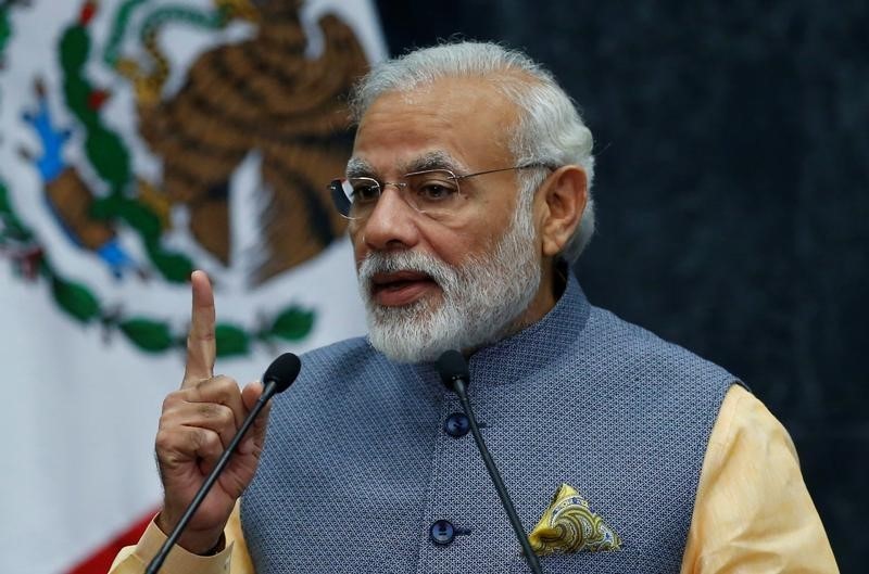 © Reuters. استقالة وزيرين هنديين بعد أسبوع من توسيع رئيس الوزراء حكومته